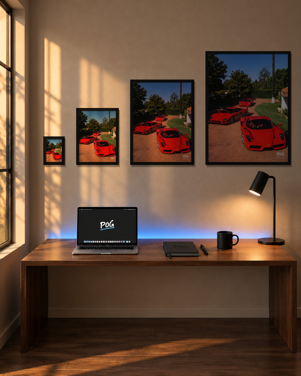 Drie keer rood poster aan de muur – Zwart – alle formaten